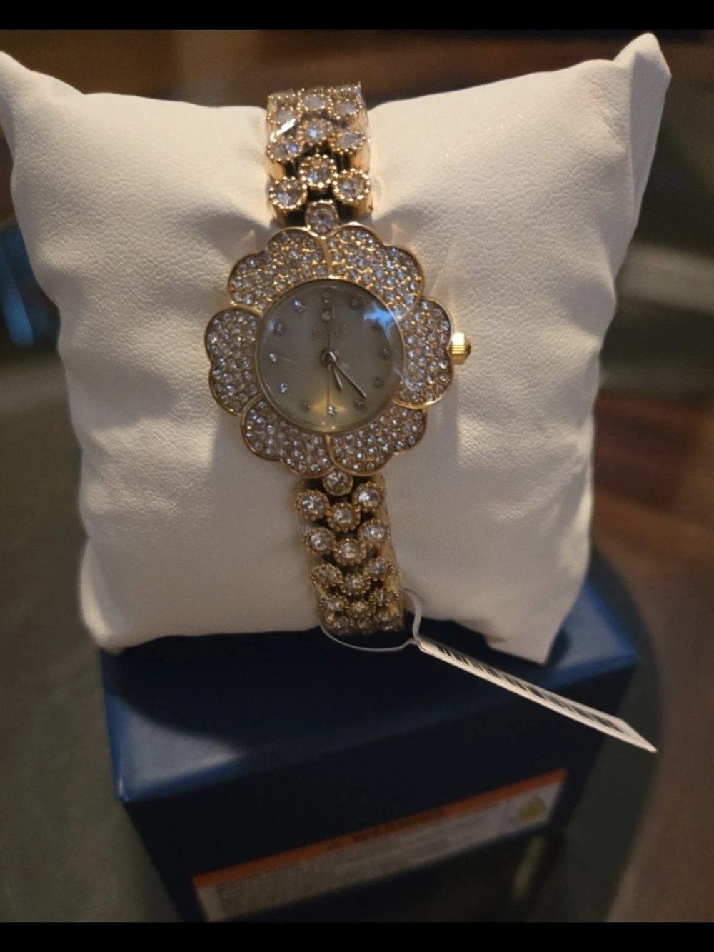 MPW-0234 Montres Prestige Invicta Gold Crystal Floral Women's Watch 28mm